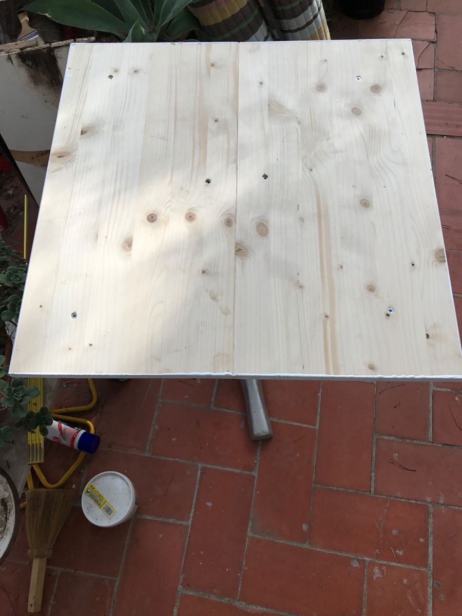 Da soll jetzt das Mosaik wieder drauf.